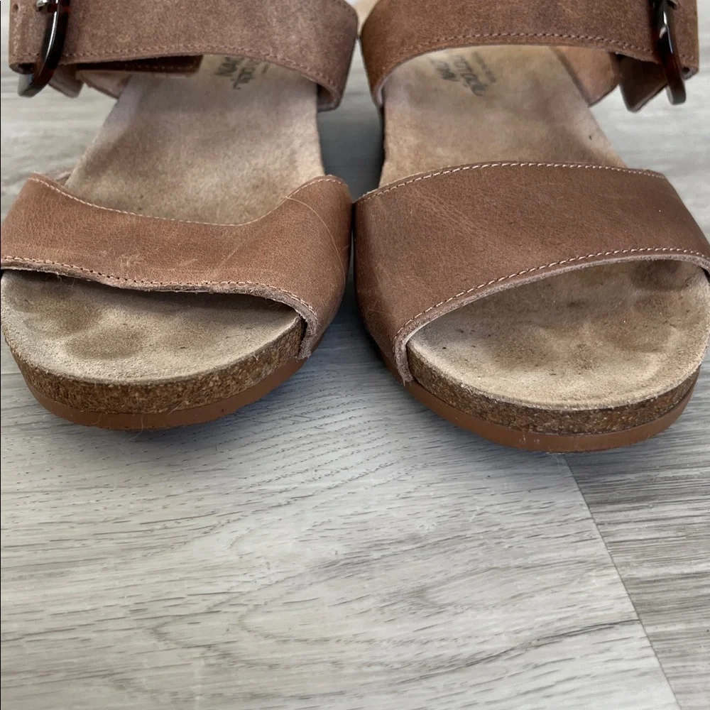 Naot Kingdom Wedge Sandal Shoes Nubuck Leather Metallic Comfort Support Women 40